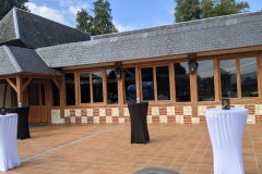 mange-debout-avec-housse-noir-ou-blanc